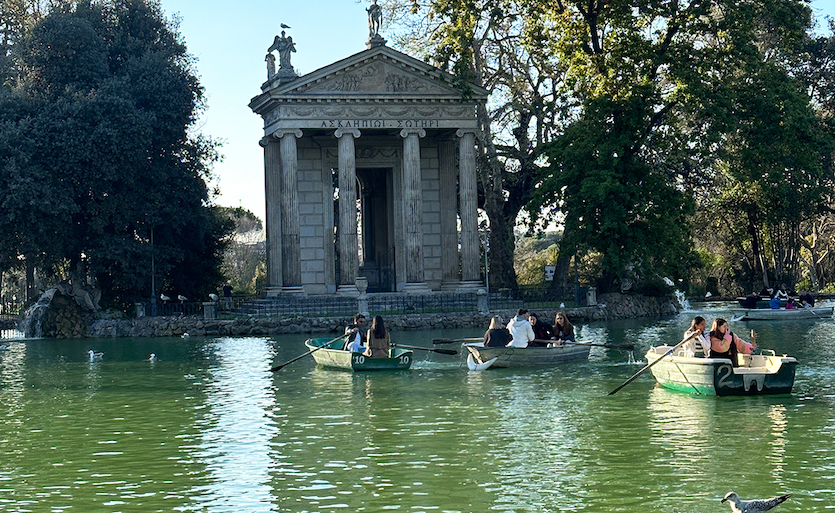 Çocukla Roma, sandal keyfi