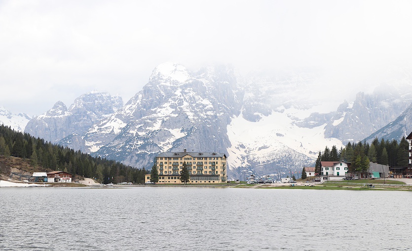 Dolomit Dağları Kasaba Göl